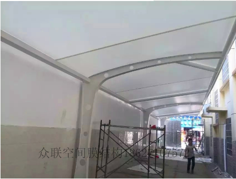 鄂州三中车棚膜结构